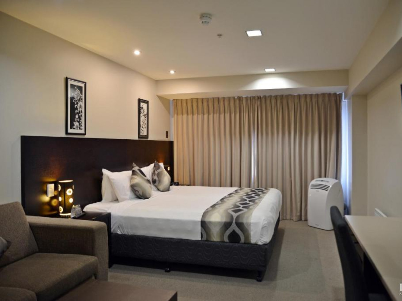 Standard Queen Room